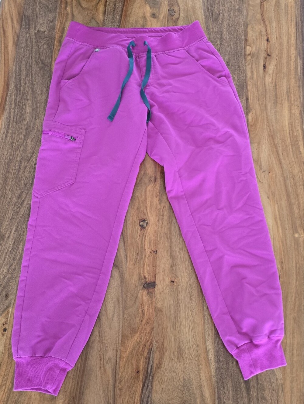 FIGS Women’s Zamora Jogger Scrub Pants in Magenta S